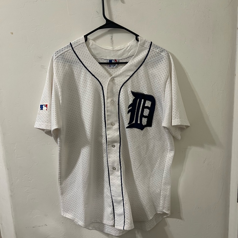 Men’s XL Detroit baseball jersey